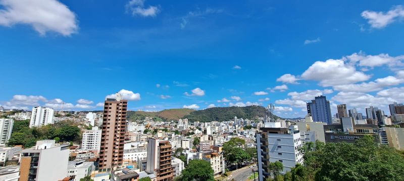 Cobertura à venda com 3 suítes no Boa Vista – Juiz de Fora/MG
📍 Rua Demétrio Francisco – Boa Vista – Juiz de Fora/MG
Souza e Albano Serviços Imobiliários
📞 (32) 99829-7059 | CNPJ: 53.373.878/0001-39