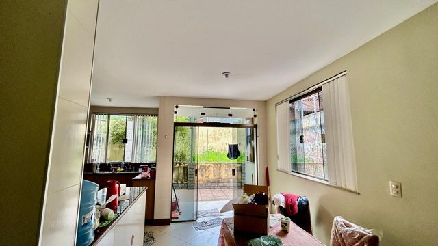 📸 DESCRIÇÃO PARA IMAGEM (inserir nas fotos do imóvel na plataforma Praedium):
Casa à venda com 5 quartos no Bandeirantes – R$ 580.000
📍 Rua Pio Antônio da Silva, 30 – Bandeirantes – Juiz de Fora/MG
Souza e Albano Serviços Imobiliários
📞 (32) 99829-7059 | CNPJ: 53.373.878/0001-39

🔖 Hashtags:

#souzaealbanoservicosimobiliarios #imobiliariasouzaealbano #casaavenda #bandeirantesjuizdefora #casaemjuizdefora