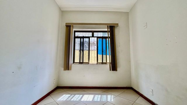 📸 DESCRIÇÃO PARA IMAGEM (inserir nas fotos do imóvel na plataforma Praedium):
Casa à venda com 5 quartos no Bandeirantes – R$ 580.000
📍 Rua Pio Antônio da Silva, 30 – Bandeirantes – Juiz de Fora/MG
Souza e Albano Serviços Imobiliários
📞 (32) 99829-7059 | CNPJ: 53.373.878/0001-39

🔖 Hashtags:

#souzaealbanoservicosimobiliarios #imobiliariasouzaealbano #casaavenda #bandeirantesjuizdefora #casaemjuizdefora