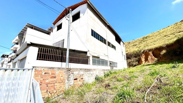 📸 DESCRIÇÃO PARA IMAGEM (inserir nas fotos do imóvel na plataforma Praedium):
Apartamento Garden à venda com 2 quartos no Vivendas da Serra – R$ 350.000
📍 Rua Domingos Tavares de Souza, 244 – Ap 102 – Vivendas da Serra – Juiz de Fora/MG
Souza e Albano Serviços Imobiliários
📞 (32) 99829-7059 | CNPJ: 53.373.878/0001-39