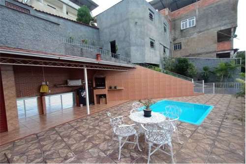 Casa à venda com 3 quartos (2 suítes), área gourmet e piscina no Progresso – Juiz de Fora/MG – R$ 420.000