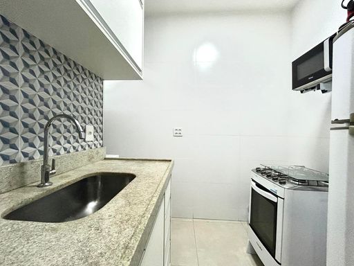Apartamento à venda com 2 quartos no Centro – R$ 260.000
📍 Rua Floriano Peixoto, 367 – Centro – Juiz de Fora/MG
Souza e Albano Serviços Imobiliários
📞 (32) 99829-7059 | CNPJ: 53.373.878/0001-39