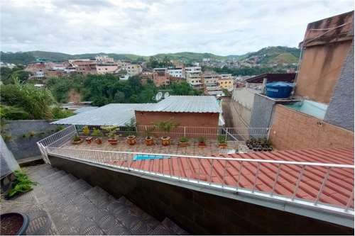 Casa à venda com 3 quartos (2 suítes), área gourmet e piscina no Progresso – Juiz de Fora/MG – R$ 420.000