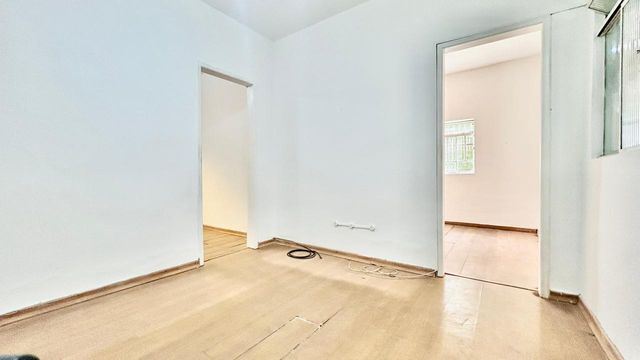 📸 DESCRIÇÃO PARA IMAGEM (Praedium):
Casa à venda com 3 quartos no São Benedito – R$ 215.000
📍 Rua São Lourenço, 292 – São Benedito – Juiz de Fora/MG
Souza e Albano Serviços Imobiliários
📞 (32) 99829-7059 | CNPJ: 53.373.878/0001-39

🔖 Hashtags:
#souzaealbanoservicosimobiliarios #imobiliariasouzaealbano #casaavenda #casasãobenedito #imoveljuizdefora