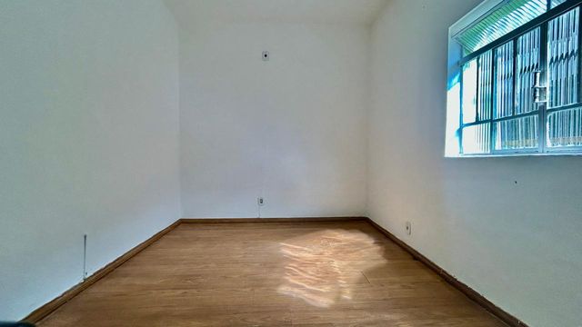 📸 DESCRIÇÃO PARA IMAGEM (Praedium):
Casa à venda com 3 quartos no São Benedito – R$ 215.000
📍 Rua São Lourenço, 292 – São Benedito – Juiz de Fora/MG
Souza e Albano Serviços Imobiliários
📞 (32) 99829-7059 | CNPJ: 53.373.878/0001-39

🔖 Hashtags:
#souzaealbanoservicosimobiliarios #imobiliariasouzaealbano #casaavenda #casasãobenedito #imoveljuizdefora