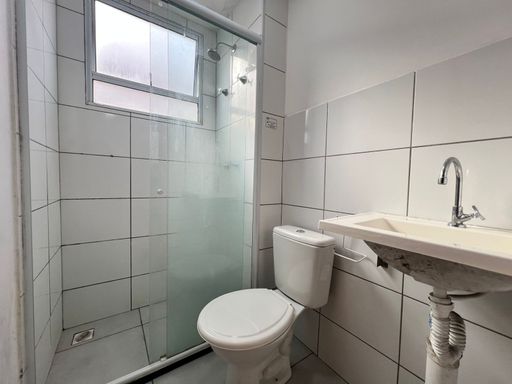 Apartamento de 2 quartos, sala e cozinha integradas em estilo americano, com infraestrutura de lazer completa e segurança 24 horas. Ideal para quem busca praticidade e conforto.