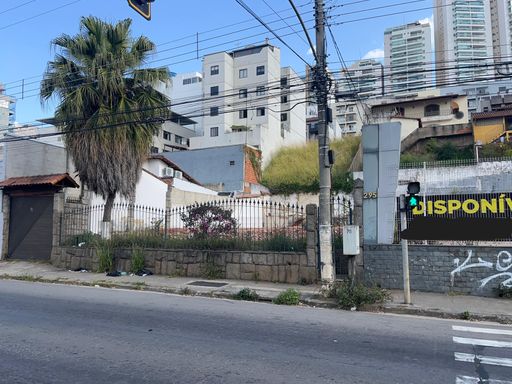 Terreno comercial para aluga com 900m² no Cascatinha – R$ 25.000📍 Avenida Dr. Paulo Japiassu Coelho, 285 – Cascatinha – Juiz de Fora/MGSouza e Albano Serviços Imobiliários📞 (32) 99829-7059 | CNPJ: 53.373.878/0001-39