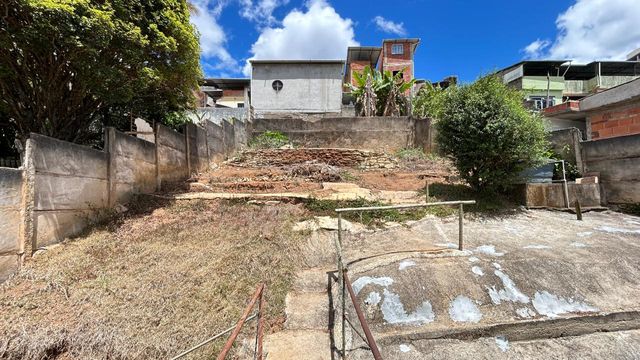 📸 DESCRIÇÃO PARA IMAGEM (Praedium):
Casa à venda com 2 quartos e 2 vagas cobertas no Progresso – R$ 299.000
📍 Rua Adelina Maria da Costa – Progresso – Juiz de Fora/MG
Souza e Albano Serviços Imobiliários
📞 (32) 99829-7059 | CNPJ: 53.373.878/0001-39

Hashtags:
#souzaealbanoservicosimobiliarios #imobiliariasouzaealbano #casaavenda #casaemjuizdefora #bairrprogresso
