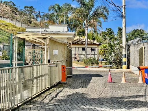 Apartamento à venda com 2 quartos no Bairro Grama – R$ 160.000
📍 Rua Diomar Monteiro, 1520 – Condomínio Village das Pedras – Grama – Juiz de Fora/MG
Souza e Albano Serviços Imobiliários
📞 (32) 99829-7059 | CNPJ: 53.373.878/0001-39