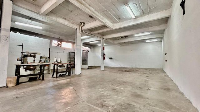 📸 DESCRIÇÃO PARA IMAGEM (inserir nas fotos do imóvel na plataforma Praedium):
Galpão comercial à venda com 272m² no bairro Progresso – R$ 320.000
📍 Rua Cláudio de Macedo Moura – Progresso – Juiz de Fora/MG
Souza e Albano Serviços Imobiliários
📞 (32) 99829-7059 | CNPJ: 53.373.878/0001-39

#souzaealbanoservicosimobiliarios #imobiliariasouzaealbano #galpaoavenda #imovelcomercial #galpaoprogressomg