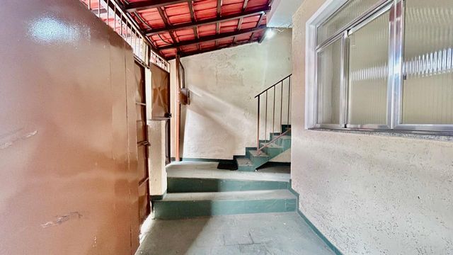 📸 DESCRIÇÃO PARA IMAGEM (inserir nas fotos do imóvel na plataforma Praedium):

Casa à venda com 2 quartos na Vila Furtado de Menezes – R$ 199.000
📍 Rua Azevedo Neto Vila Furtado de Menezes – Juiz de Fora/MG
Souza e Albano Serviços Imobiliários
📞 (32) 99829-7059 | CNPJ: 53.373.878/0001-39

🔎 Hashtags:

#souzaealbanoservicosimobiliarios
#imobiliariasouzaealbano
#casaavendaemjuizdefora
#vilafurtadodemenezes
#casaavenda