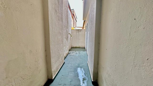 📸 DESCRIÇÃO PARA IMAGEM (inserir nas fotos do imóvel na plataforma Praedium):

Casa à venda com 2 quartos na Vila Furtado de Menezes – R$ 199.000
📍 Rua Azevedo Neto Vila Furtado de Menezes – Juiz de Fora/MG
Souza e Albano Serviços Imobiliários
📞 (32) 99829-7059 | CNPJ: 53.373.878/0001-39

🔎 Hashtags:

#souzaealbanoservicosimobiliarios
#imobiliariasouzaealbano
#casaavendaemjuizdefora
#vilafurtadodemenezes
#casaavenda