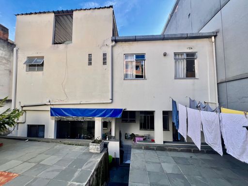 Casa à venda com 4 quartos no Bonfim – Permuta por até dois imóveis
📍 Rua Barão do Retiro, 800 – Bonfim – Juiz de Fora/MGSouza e Albano Serviços Imobiliários📞 (32) 99829-7059 | CNPJ: 53.373.878/0001-39

#souzaealbanoservicosimobiliarios #imobiliariasouzaealbano #casaavenda #bonfimjf #imoveisjuizdefora