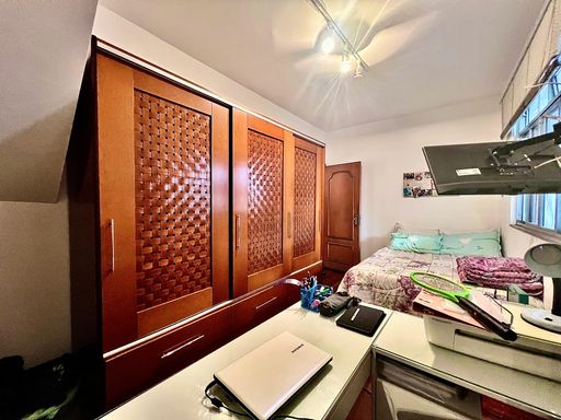 Casa à venda com 4 quartos no Bonfim – Permuta por até dois imóveis
📍 Rua Barão do Retiro, 800 – Bonfim – Juiz de Fora/MGSouza e Albano Serviços Imobiliários📞 (32) 99829-7059 | CNPJ: 53.373.878/0001-39

#souzaealbanoservicosimobiliarios #imobiliariasouzaealbano #casaavenda #bonfimjf #imoveisjuizdefora