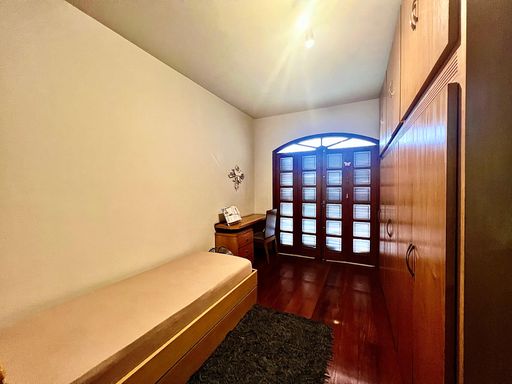 Casa à venda com 4 quartos no Bonfim – Permuta por até dois imóveis
📍 Rua Barão do Retiro, 800 – Bonfim – Juiz de Fora/MGSouza e Albano Serviços Imobiliários📞 (32) 99829-7059 | CNPJ: 53.373.878/0001-39

#souzaealbanoservicosimobiliarios #imobiliariasouzaealbano #casaavenda #bonfimjf #imoveisjuizdefora