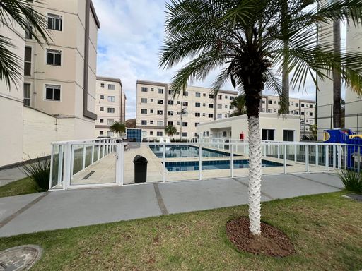 Apartamento de 2 quartos, sala e cozinha integradas em estilo americano, com infraestrutura de lazer completa e segurança 24 horas. Ideal para quem busca praticidade e conforto.