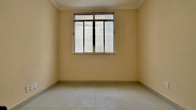 📸 DESCRIÇÃO PARA IMAGEM (Praedium):
Apartamento à venda com 1 quarto no Centro – R$ 180.000
📍 Rua Luiz Perry, 36 – Apto 202 – Centro – Juiz de Fora/MG
Souza e Albano Serviços Imobiliários
📞 (32) 99829-7059 | CNPJ: 53.373.878/0001-39

Hashtags:

#souzaealbanoservicosimobiliarios #imobiliariasouzaealbano #apartamentoavenda #centrojuizdefora #imoveisemjuizdefora
