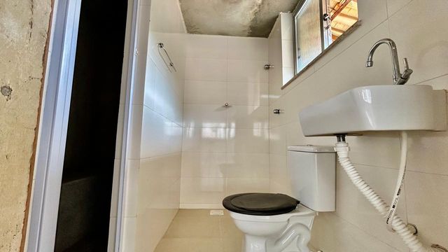 📸 DESCRIÇÃO PARA IMAGEM (inserir nas fotos do imóvel na plataforma Praedium):
Casa à venda com 5 quartos no Bandeirantes – R$ 580.000
📍 Rua Pio Antônio da Silva, 30 – Bandeirantes – Juiz de Fora/MG
Souza e Albano Serviços Imobiliários
📞 (32) 99829-7059 | CNPJ: 53.373.878/0001-39

🔖 Hashtags:

#souzaealbanoservicosimobiliarios #imobiliariasouzaealbano #casaavenda #bandeirantesjuizdefora #casaemjuizdefora