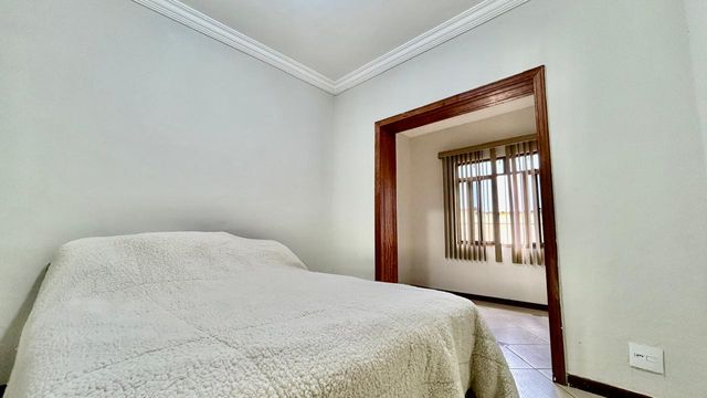 📸 DESCRIÇÃO PARA IMAGEM (inserir nas fotos do imóvel na plataforma Praedium):
Casa à venda com 5 quartos no Bandeirantes – R$ 580.000
📍 Rua Pio Antônio da Silva, 30 – Bandeirantes – Juiz de Fora/MG
Souza e Albano Serviços Imobiliários
📞 (32) 99829-7059 | CNPJ: 53.373.878/0001-39

🔖 Hashtags:

#souzaealbanoservicosimobiliarios #imobiliariasouzaealbano #casaavenda #bandeirantesjuizdefora #casaemjuizdefora
