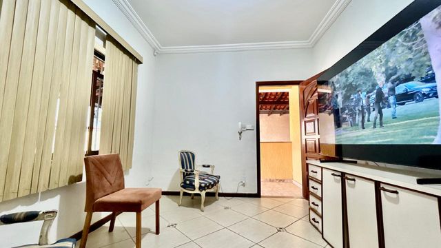 📸 DESCRIÇÃO PARA IMAGEM (inserir nas fotos do imóvel na plataforma Praedium):
Casa à venda com 5 quartos no Bandeirantes – R$ 580.000
📍 Rua Pio Antônio da Silva, 30 – Bandeirantes – Juiz de Fora/MG
Souza e Albano Serviços Imobiliários
📞 (32) 99829-7059 | CNPJ: 53.373.878/0001-39

🔖 Hashtags:

#souzaealbanoservicosimobiliarios #imobiliariasouzaealbano #casaavenda #bandeirantesjuizdefora #casaemjuizdefora