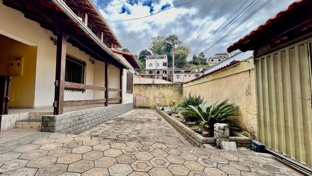 📸 DESCRIÇÃO PARA IMAGEM (inserir nas fotos do imóvel na plataforma Praedium):
Casa à venda com 5 quartos no Bandeirantes – R$ 580.000
📍 Rua Pio Antônio da Silva, 30 – Bandeirantes – Juiz de Fora/MG
Souza e Albano Serviços Imobiliários
📞 (32) 99829-7059 | CNPJ: 53.373.878/0001-39

🔖 Hashtags:

#souzaealbanoservicosimobiliarios #imobiliariasouzaealbano #casaavenda #bandeirantesjuizdefora #casaemjuizdefora
