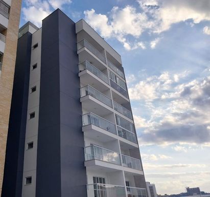 Cobertura à venda com 3 quartos (2 suítes) no Estrela Sul – R$ 839.000
📍 Rua Luz Interior, 160 – Estrela Sul – Juiz de Fora/MG
Souza e Albano Serviços Imobiliários
📞 (32) 99829-7059 | CNPJ: 53.373.878/0001-39