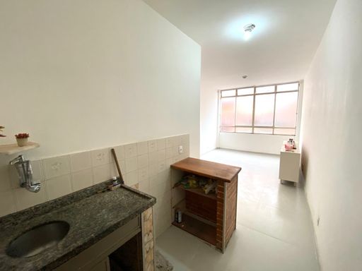 Kitnet para locação – 28m² – Centro – R$ 750
📍 Rua Espírito Santo, 587 – 3º andar – Centro – Juiz de Fora/MG
Souza e Albano Serviços Imobiliários
📞 (32) 99829-7059 | CNPJ: 53.373.878/0001-39