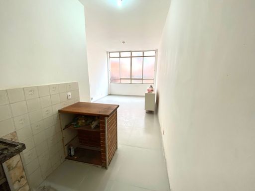 Kitnet para locação – 28m² – Centro – R$ 750
📍 Rua Espírito Santo, 587 – 3º andar – Centro – Juiz de Fora/MG
Souza e Albano Serviços Imobiliários
📞 (32) 99829-7059 | CNPJ: 53.373.878/0001-39