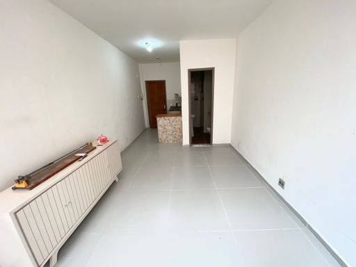 Kitnet para locação – 28m² – Centro – R$ 750
📍 Rua Espírito Santo, 587 – 3º andar – Centro – Juiz de Fora/MG
Souza e Albano Serviços Imobiliários
📞 (32) 99829-7059 | CNPJ: 53.373.878/0001-39