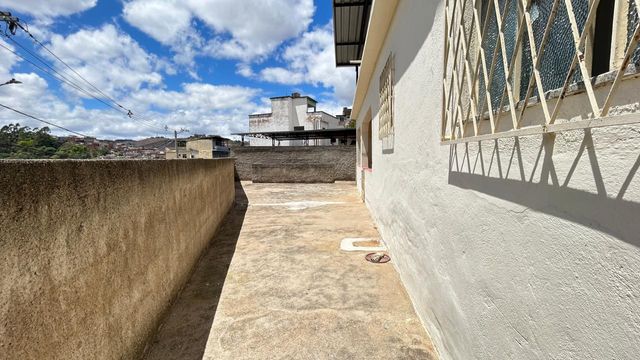 📸 DESCRIÇÃO PARA IMAGEM (Praedium):
Casa à venda com 2 quartos e 2 vagas cobertas no Progresso – R$ 299.000
📍 Rua Adelina Maria da Costa – Progresso – Juiz de Fora/MG
Souza e Albano Serviços Imobiliários
📞 (32) 99829-7059 | CNPJ: 53.373.878/0001-39

Hashtags:
#souzaealbanoservicosimobiliarios #imobiliariasouzaealbano #casaavenda #casaemjuizdefora #bairrprogresso