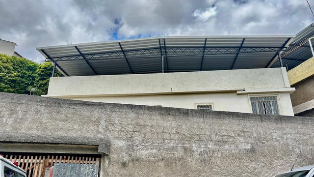 📸 DESCRIÇÃO PARA IMAGEM (Praedium):
Casa à venda com 2 quartos e 2 vagas cobertas no Progresso – R$ 299.000
📍 Rua Adelina Maria da Costa – Progresso – Juiz de Fora/MG
Souza e Albano Serviços Imobiliários
📞 (32) 99829-7059 | CNPJ: 53.373.878/0001-39

Hashtags:
#souzaealbanoservicosimobiliarios #imobiliariasouzaealbano #casaavenda #casaemjuizdefora #bairrprogresso