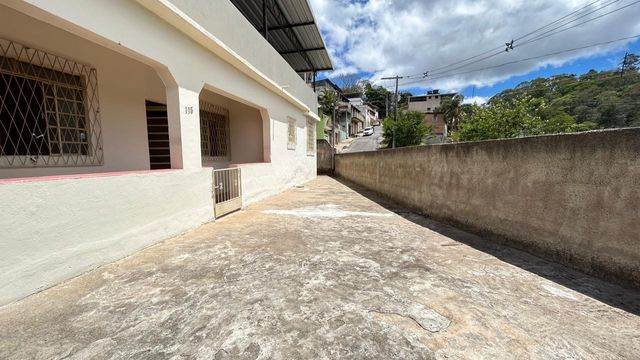 📸 DESCRIÇÃO PARA IMAGEM (Praedium):
Casa à venda com 2 quartos e 2 vagas cobertas no Progresso – R$ 299.000
📍 Rua Adelina Maria da Costa – Progresso – Juiz de Fora/MG
Souza e Albano Serviços Imobiliários
📞 (32) 99829-7059 | CNPJ: 53.373.878/0001-39

Hashtags:
#souzaealbanoservicosimobiliarios #imobiliariasouzaealbano #casaavenda #casaemjuizdefora #bairrprogresso