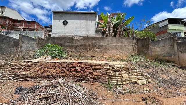 📸 DESCRIÇÃO PARA IMAGEM (Praedium):
Casa à venda com 2 quartos e 2 vagas cobertas no Progresso – R$ 299.000
📍 Rua Adelina Maria da Costa – Progresso – Juiz de Fora/MG
Souza e Albano Serviços Imobiliários
📞 (32) 99829-7059 | CNPJ: 53.373.878/0001-39

Hashtags:
#souzaealbanoservicosimobiliarios #imobiliariasouzaealbano #casaavenda #casaemjuizdefora #bairrprogresso