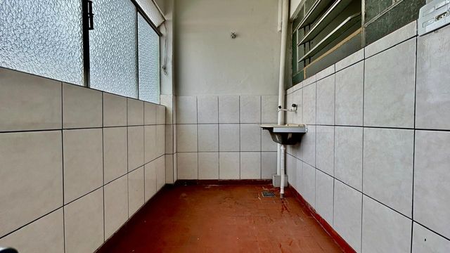 📸 **DESCRIÇÃO PARA IMAGEM (inserir nas fotos do imóvel na plataforma Praedium):**

Apartamento à venda com 2 quartos no Centro – R\$ 215.000
📍 Avenida Francisco Bernardino, 573 – Centro – Juiz de Fora/MG
Souza e Albano Serviços Imobiliários
📞 (32) 99829-7059 | CNPJ: 53.373.878/0001-39

---

\#souzaealbanoservicosimobiliarios #imobiliariasouzaealbano #apartamentoavenda #centrojuizdefora #apartamentoemjuizdefora