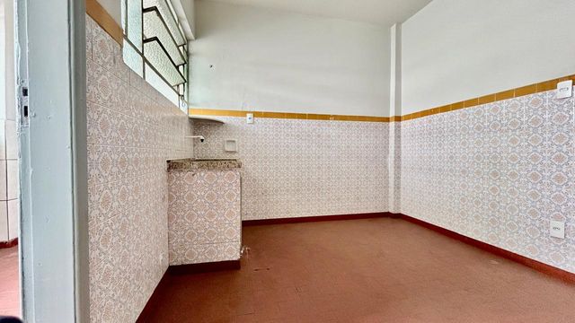 📸 **DESCRIÇÃO PARA IMAGEM (inserir nas fotos do imóvel na plataforma Praedium):**

Apartamento à venda com 2 quartos no Centro – R\$ 215.000
📍 Avenida Francisco Bernardino, 573 – Centro – Juiz de Fora/MG
Souza e Albano Serviços Imobiliários
📞 (32) 99829-7059 | CNPJ: 53.373.878/0001-39

---

\#souzaealbanoservicosimobiliarios #imobiliariasouzaealbano #apartamentoavenda #centrojuizdefora #apartamentoemjuizdefora