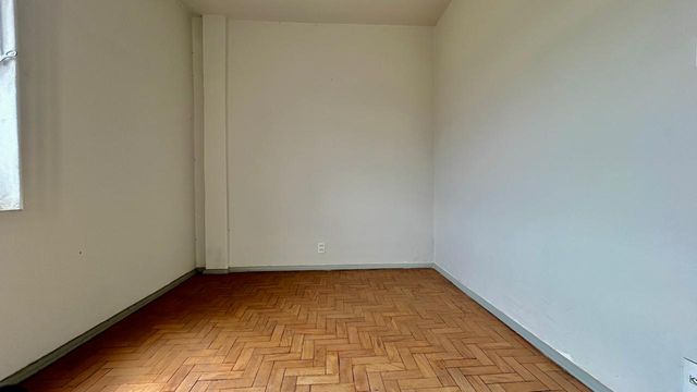 📸 **DESCRIÇÃO PARA IMAGEM (inserir nas fotos do imóvel na plataforma Praedium):**

Apartamento à venda com 2 quartos no Centro – R\$ 215.000
📍 Avenida Francisco Bernardino, 573 – Centro – Juiz de Fora/MG
Souza e Albano Serviços Imobiliários
📞 (32) 99829-7059 | CNPJ: 53.373.878/0001-39

---

\#souzaealbanoservicosimobiliarios #imobiliariasouzaealbano #apartamentoavenda #centrojuizdefora #apartamentoemjuizdefora
