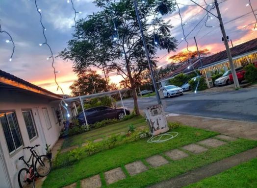 Casa à venda com 2 quartos no Bairro Borboleta – Condomínio Neo Residencial
📍 Condomínio Neo Residencial – Borboleta – Juiz de Fora/MG
Souza e Albano Serviços Imobiliários
📞 (32) 99829-7059 | CNPJ: 53.373.878/0001-39