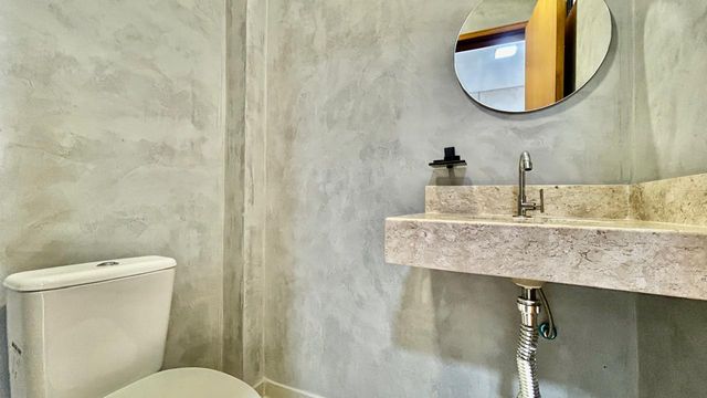 DESCRIÇÃO PARA IMAGEM (inserir nas fotos do imóvel na plataforma Praedium):
Casa à venda com 3 quartos e suíte master no São Pedro – R$ 620.000
📍 Rua Izabel Corrêa de Souza, 34 – São Pedro – Juiz de Fora/MG
Souza e Albano Serviços Imobiliários
📞 (32) 99829-7059 | CNPJ: 53.373.878/0001-39

🔖 Hashtags:
#souzaealbanoservicosimobiliarios #imobiliariasouzaealbano #casaavenda #saopedrojuizdefora #casaemjuizdefora