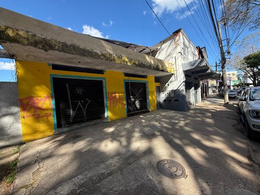 Loja na Deusdedith Salgado ao lado da Dubambu disponível para locação em Juiz de Fora/MG. 📍 Souza e Albano Serviços Imobiliários 
📞 (32) 99829-7059 
🧾 CNPJ: 53.373.878/0001-39