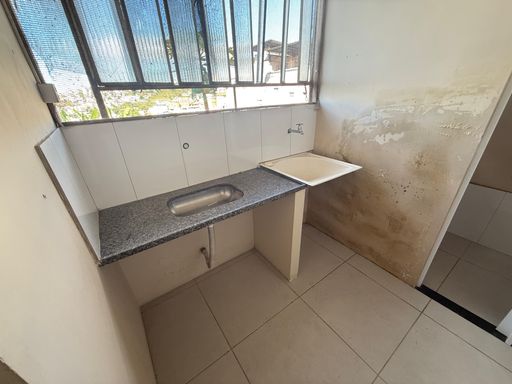 Loja na Deusdedith Salgado ao lado da Dubambu disponível para locação em Juiz de Fora/MG. 📍 Souza e Albano Serviços Imobiliários 
📞 (32) 99829-7059 
🧾 CNPJ: 53.373.878/0001-39