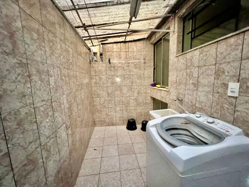 Apartamento para alugar com 2 quartos no Centro – R$ 600
📍 Rua Santo Antônio, 970 – 3º andar – Centro – Juiz de Fora/MG
Souza e Albano Serviços Imobiliários
📞 (32) 99829-7059 | CNPJ: 53.373.878/0001-39