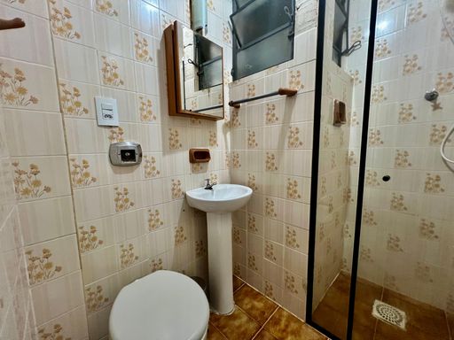 Apartamento para alugar com 2 quartos no Centro – R$ 600
📍 Rua Santo Antônio, 970 – 3º andar – Centro – Juiz de Fora/MG
Souza e Albano Serviços Imobiliários
📞 (32) 99829-7059 | CNPJ: 53.373.878/0001-39