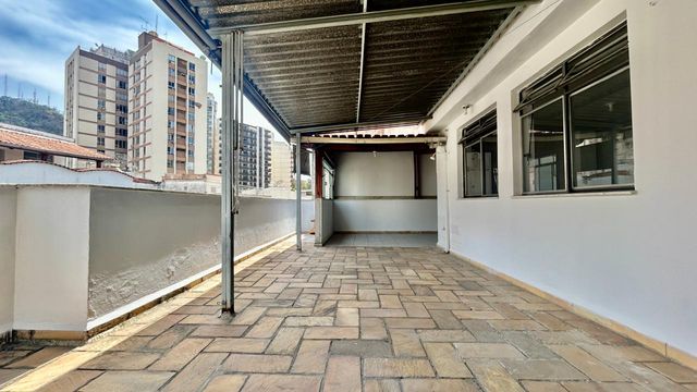 📸 DESCRIÇÃO PARA IMAGEM (Praedium):
Cobertura à venda com 3 quartos, suíte, 1 vaga – São Mateus – R$ 435.000
📍 Rua São Mateus, 111 – 4º andar – São Mateus – Juiz de Fora/MG
Souza e Albano Serviços Imobiliários
📞 (32) 99829-7059 | CNPJ: 53.373.878/0001-39

🔖 Hashtags

#souzaealbanoservicosimobiliarios #imobiliariasouzaealbano #coberturaavenda #saomateusjf #apartamentojuizdefora