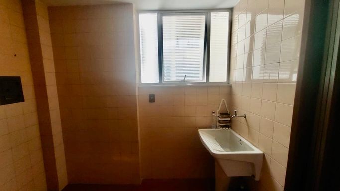 Apartamento à venda com 2 quartos no Centro – R$ 420.000
📍 Rua Santo Antônio, 979/707 – Centro – Juiz de Fora/MG
Souza e Albano Serviços Imobiliários
📞 (32) 99829-7059 | CNPJ: 53.373.878/0001-39