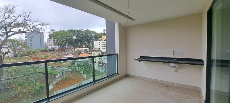 Cobertura à venda com 3 suítes no Boa Vista – Juiz de Fora/MG
📍 Rua Demétrio Francisco – Boa Vista – Juiz de Fora/MG
Souza e Albano Serviços Imobiliários
📞 (32) 99829-7059 | CNPJ: 53.373.878/0001-39
