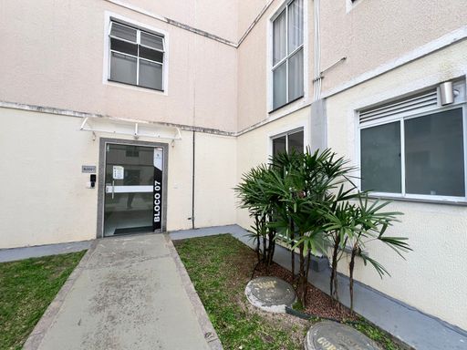 Apartamento de 2 quartos, sala e cozinha integradas em estilo americano, com infraestrutura de lazer completa e segurança 24 horas. Ideal para quem busca praticidade e conforto.