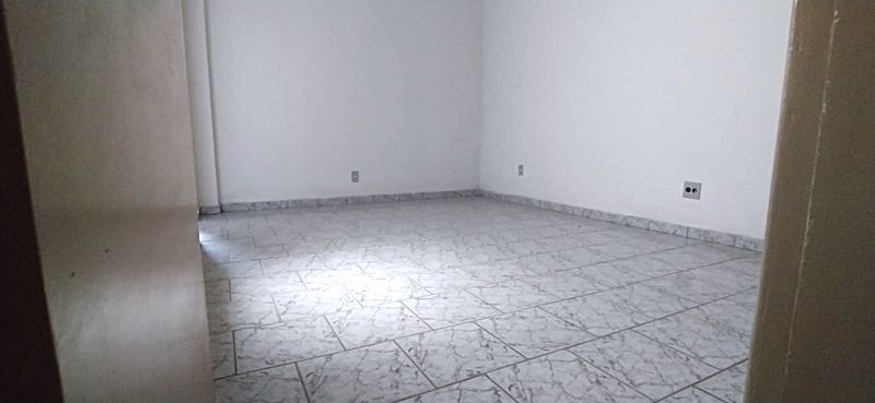 Palavras-chave para ranqueamento no Google: apartamento à venda bairro Progresso Juiz de Fora, 2 quartos Juiz de Fora, imóvel com vaga coberta, Rua Américo Lobo, Souza e Albano Imobiliária, oportunidade Progresso JF, imóvel com fácil acesso a transporte público, apartamento com área de serviço separada.