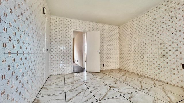 📸 DESCRIÇÃO PARA IMAGEM (Praedium):
Apartamento à venda com 2 quartos no Bairu – R$ 213.000
📍 Rua César Turati, 104 – 2º andar – Bairu – Juiz de Fora/MG
Souza e Albano Serviços Imobiliários
📞 (32) 99829-7059 | CNPJ: 53.373.878/0001-39

🔖 Hashtags:
#souzaealbanoservicosimobiliarios #imobiliariasouzaealbano #apartamentoavenda #bairujuizdefora #imovelemjuizdefora