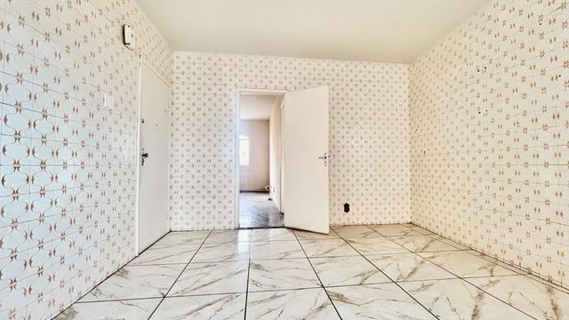 📸 DESCRIÇÃO PARA IMAGEM (Praedium):
Apartamento à venda com 2 quartos no Bairu – R$ 213.000
📍 Rua César Turati, 104 – 2º andar – Bairu – Juiz de Fora/MG
Souza e Albano Serviços Imobiliários
📞 (32) 99829-7059 | CNPJ: 53.373.878/0001-39

🔖 Hashtags:
#souzaealbanoservicosimobiliarios #imobiliariasouzaealbano #apartamentoavenda #bairujuizdefora #imovelemjuizdefora