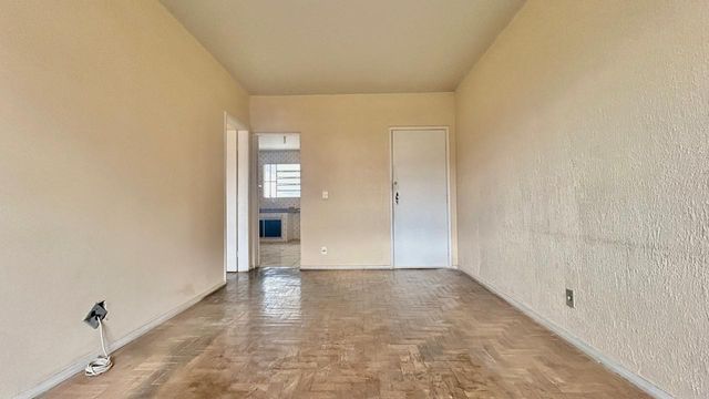 📸 DESCRIÇÃO PARA IMAGEM (Praedium):
Apartamento à venda com 2 quartos no Bairu – R$ 213.000
📍 Rua César Turati, 104 – 2º andar – Bairu – Juiz de Fora/MG
Souza e Albano Serviços Imobiliários
📞 (32) 99829-7059 | CNPJ: 53.373.878/0001-39

🔖 Hashtags:
#souzaealbanoservicosimobiliarios #imobiliariasouzaealbano #apartamentoavenda #bairujuizdefora #imovelemjuizdefora